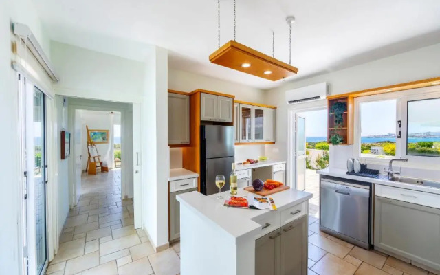 Protaras Seafront Villa Violetta