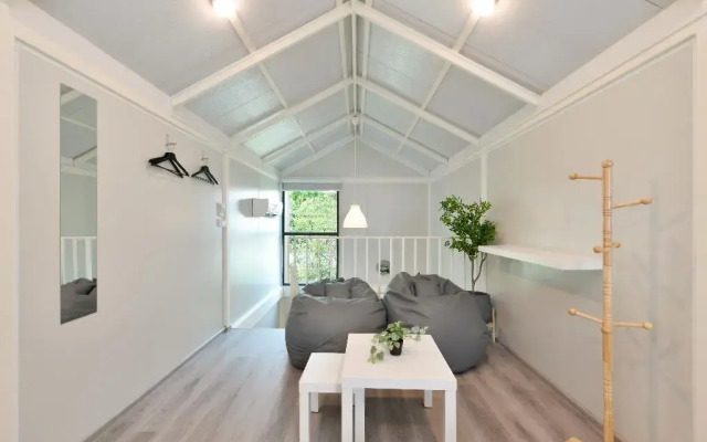 Gate43 Airport Hotel