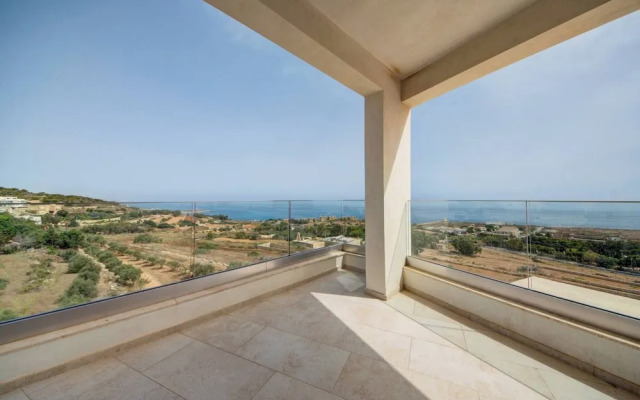 Luxury Penthouse With Private Pool and sea Views, Sleeps 6