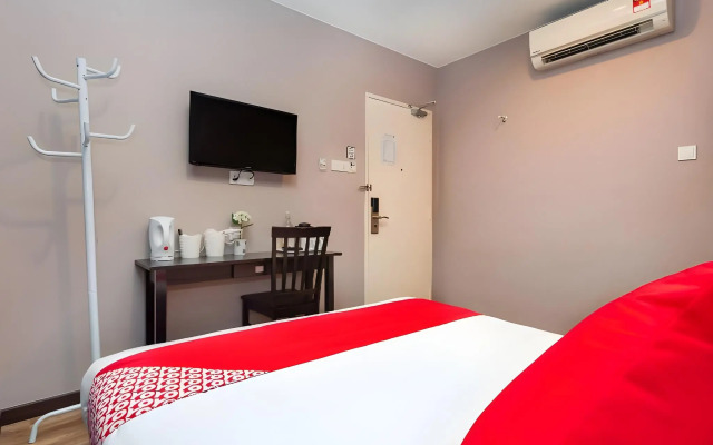 Oyo 490 Dk Hotel
