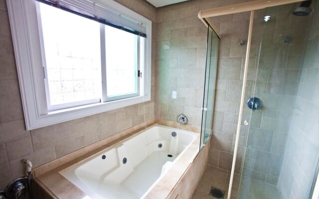 FL004 5 Bedroom Villa By Senstay