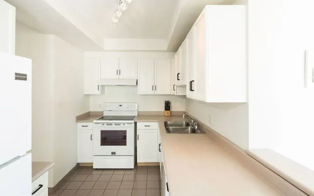 Penthouse 2BR in Yaletown by Sonder