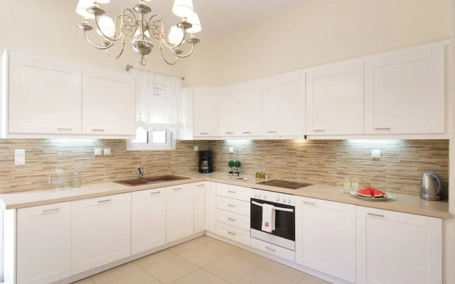 Luxury Villa Blanca With Sea View