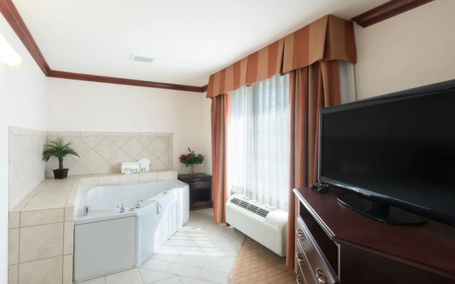 Holiday Inn Express & Suites Evanston