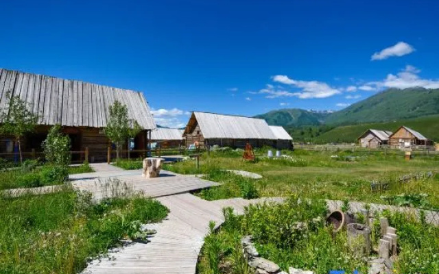 Shibu Fangcao Hotel – Outside – Altay