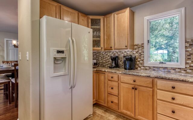 Deer & Doe by HoneyBearCabins