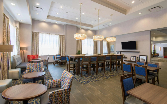 Hampton Inn & Suites Tulsa Downtown