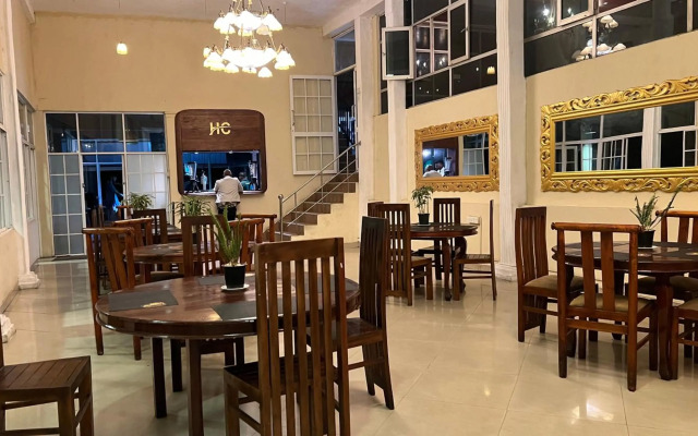 Hill Cool Hotel & Restaurant
