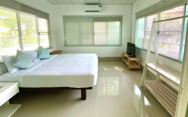 Koh Mook Riviera Beach Resort