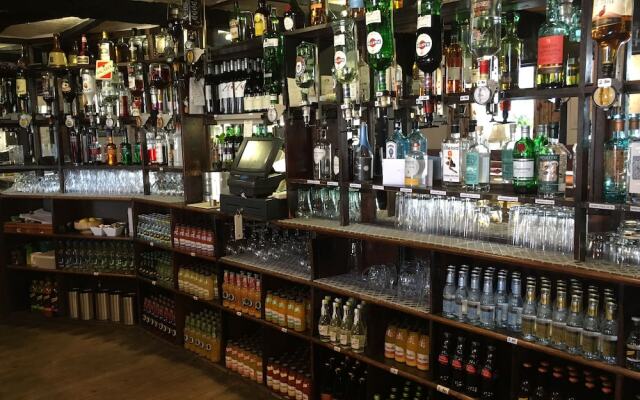 Half Moon Inn
