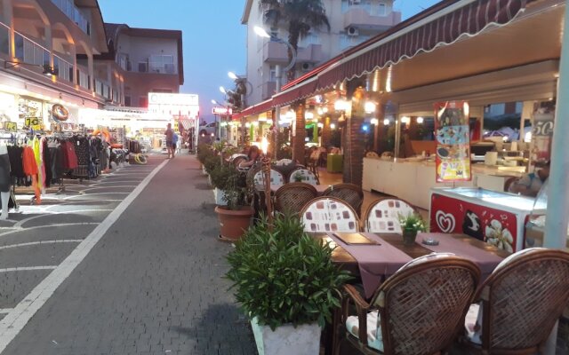 Orient Apart Hotel