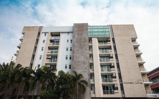 3C - 2 Bedroom Downtown Apartment With Shared Pool