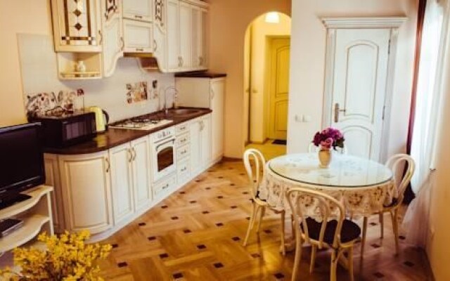 Apartments Lux in City Center Lviv