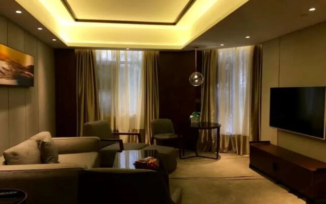 Donghu Grand Hotel