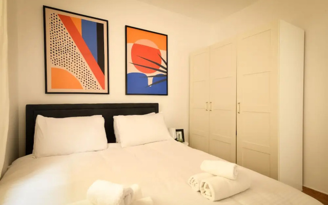 MAMAD - Pet-friendly 2BR Apt & Kitchen