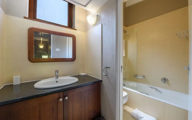 San Lameer Villa Rentals 3215