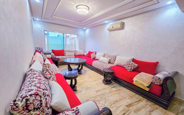 Luxor Home - Spacious & proximity to CFC