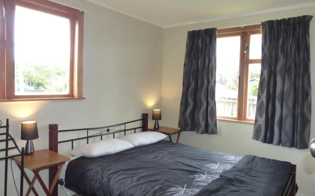 Snowed Inn - Ohakune Miro Holiday Home