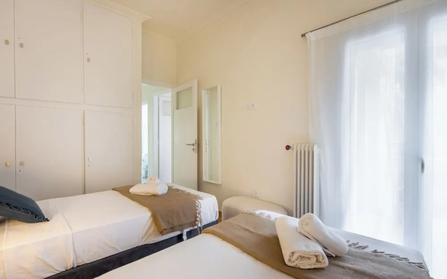Zephyr 3-Bedroom Apartment in Athens