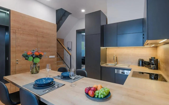 High End Suite Klauzal with AC