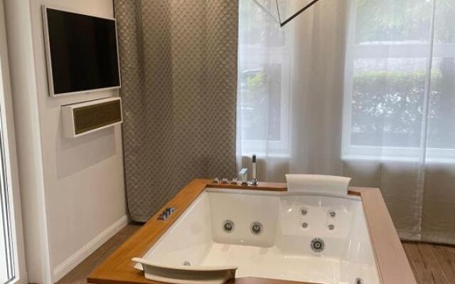 Opulence luxury spa suite - private access to beach in Opatija