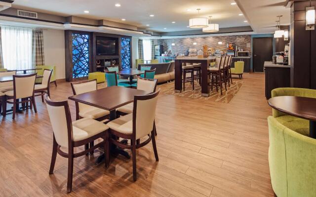 Best Western Plus Liberal Hotel & Suites