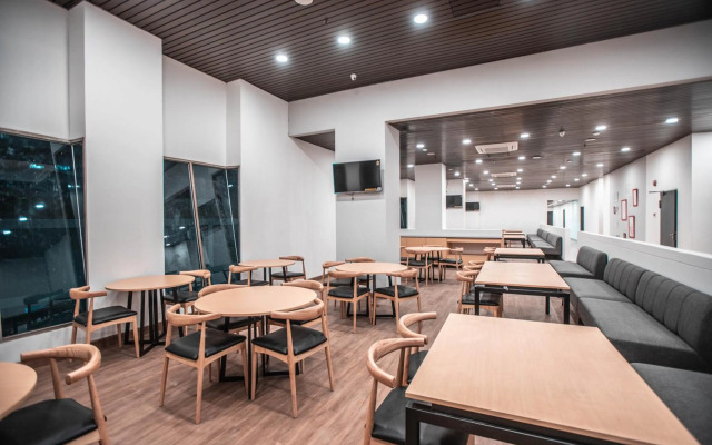 Super OYO Townhouse 1 Hotel Salemba