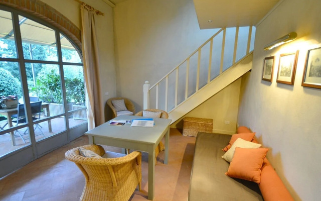 Cosy Apartment on Spacious Agriturismo, Near Beach and Culture