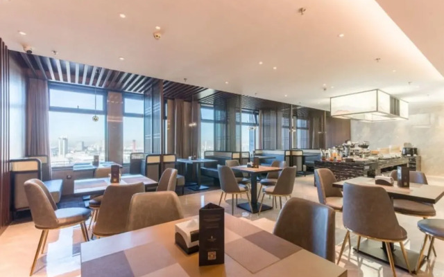 Rezen Dong Hotel (Changchun International Convention and Exhibition Center)