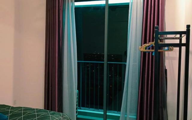 Comfortable18 3R2B 7pax Meritus Perai