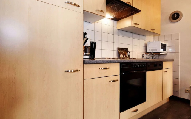 Lovely Holiday Home in Richelle With Barbecue