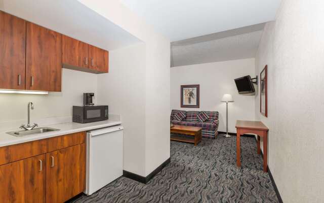 Baymont by Wyndham Des Moines Airport
