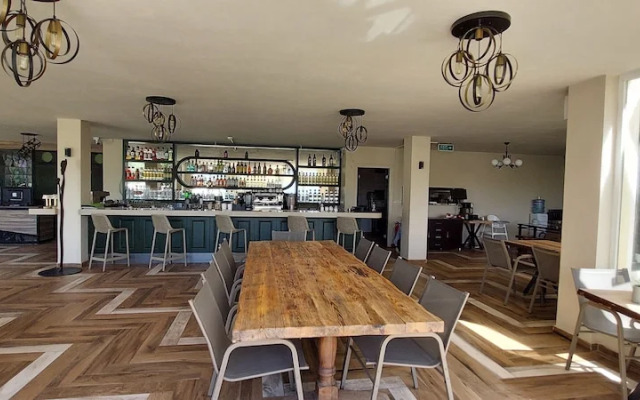 Farrys Boutique Hotel & Beach Club