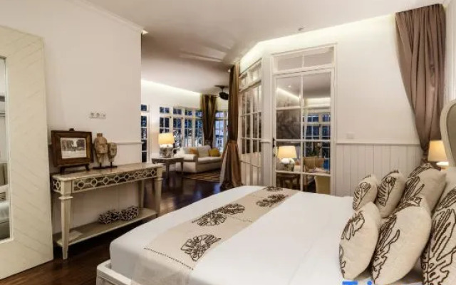 Villa Symphony White by BaliSuperHost