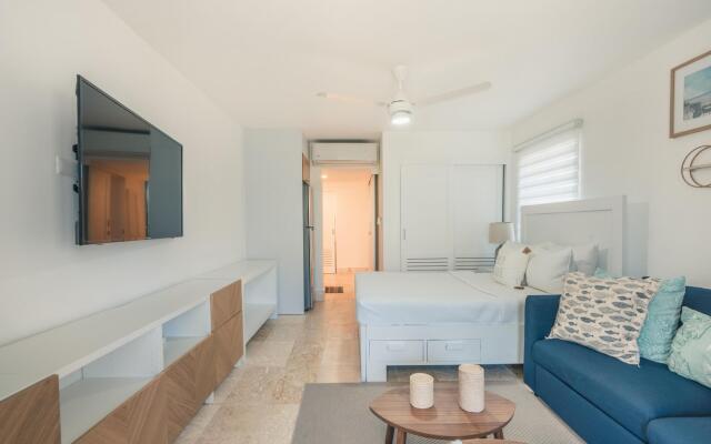 Beautiful Studio at Green One AA4