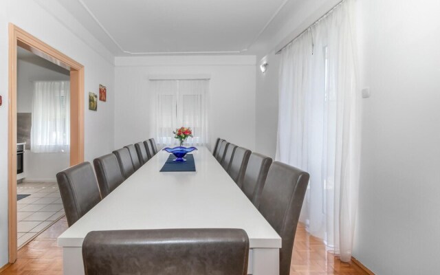 Nice Home in Dramalj With Wifi and 7 Bedrooms