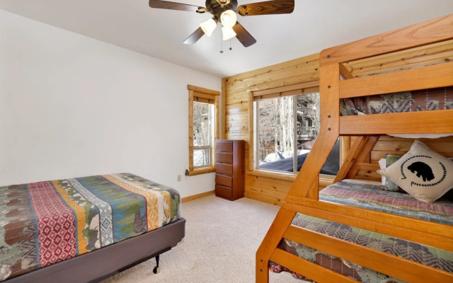 Cozy Lakeview Hideaway #2261