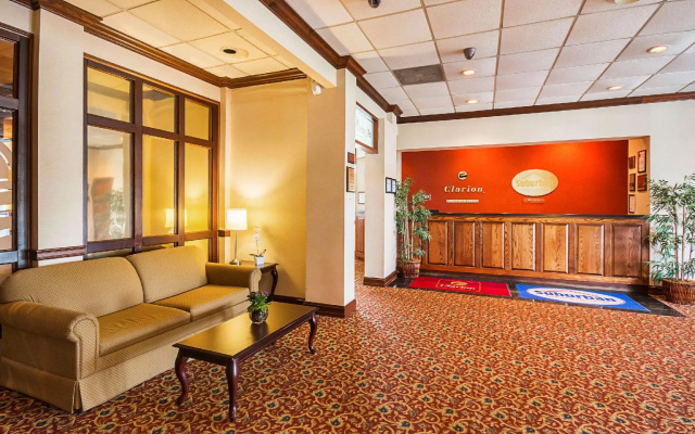 Clarion Inn Fairmont