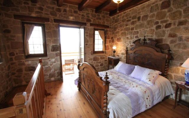 Lithos Traditional Houses
