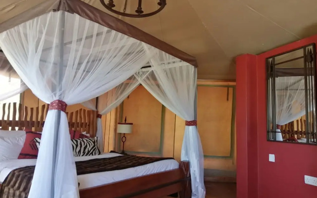 Emayian Luxury Camp