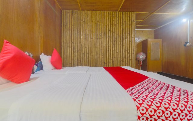 Cafe Umbir & Stay In by OYO Rooms