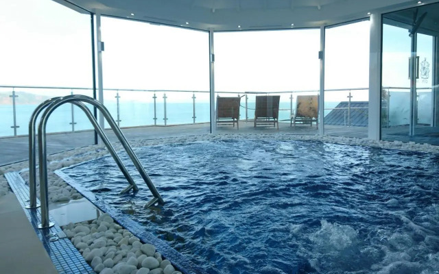 Cary Arms & Spa