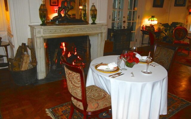 Melange Bed & Breakfast