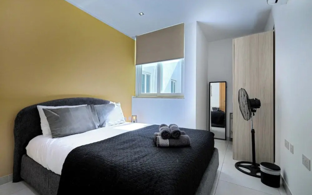 Serene 2BR Penthouse - Sea View Terrace