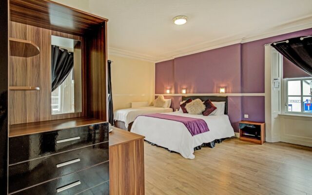 The Kinloch Arms Hotel