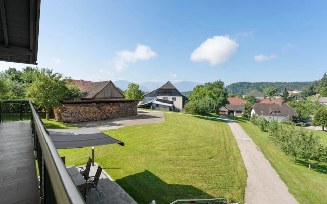 Holiday Home Near Lake