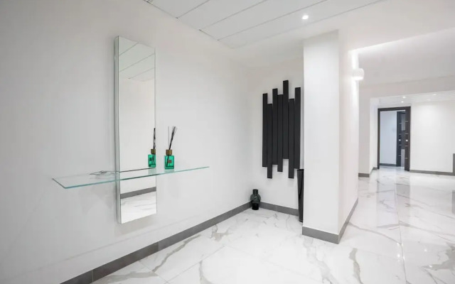 Heliconia Park Luxury Apartments &Suites