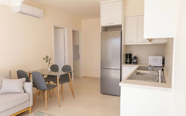 Phaedrus Living: Seaside Thalassa Cretan 202