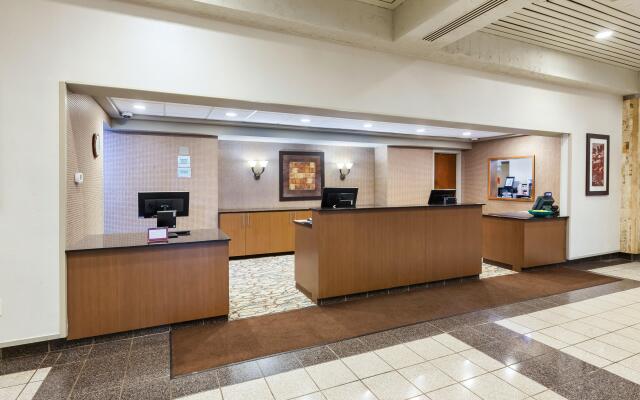 Crowne Plaza Columbus North- Worthington, an IHG Hotel