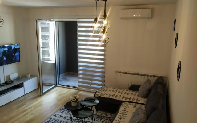 Bulevar apartment & Free Garage